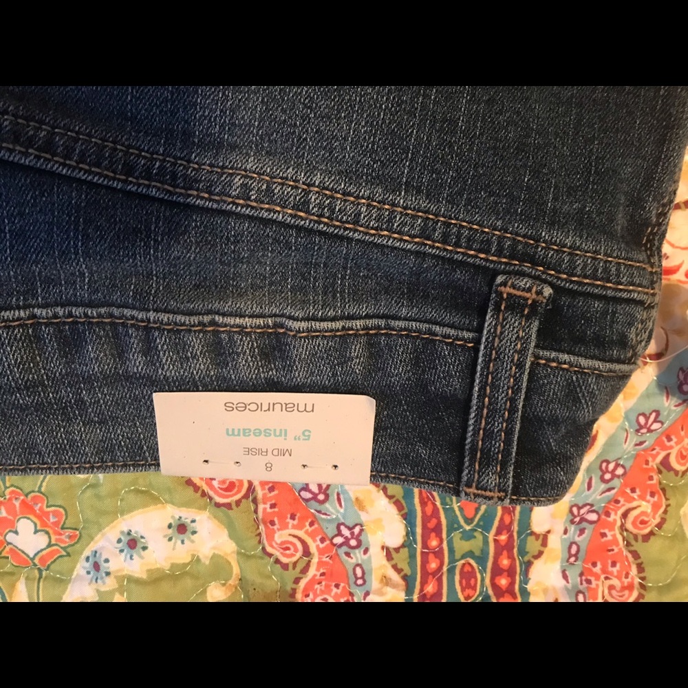 Maurices size 8 Mid-Rise shorts NWT - Picture 3 of 3